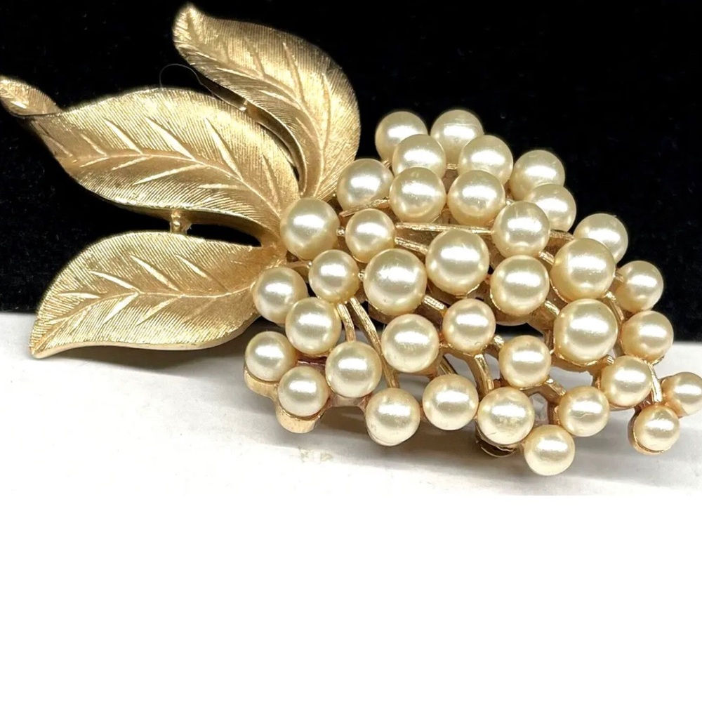 Trifari pearl leaf brooch